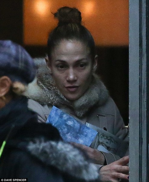 Jennifer Lopez is unrecognizable without make-up